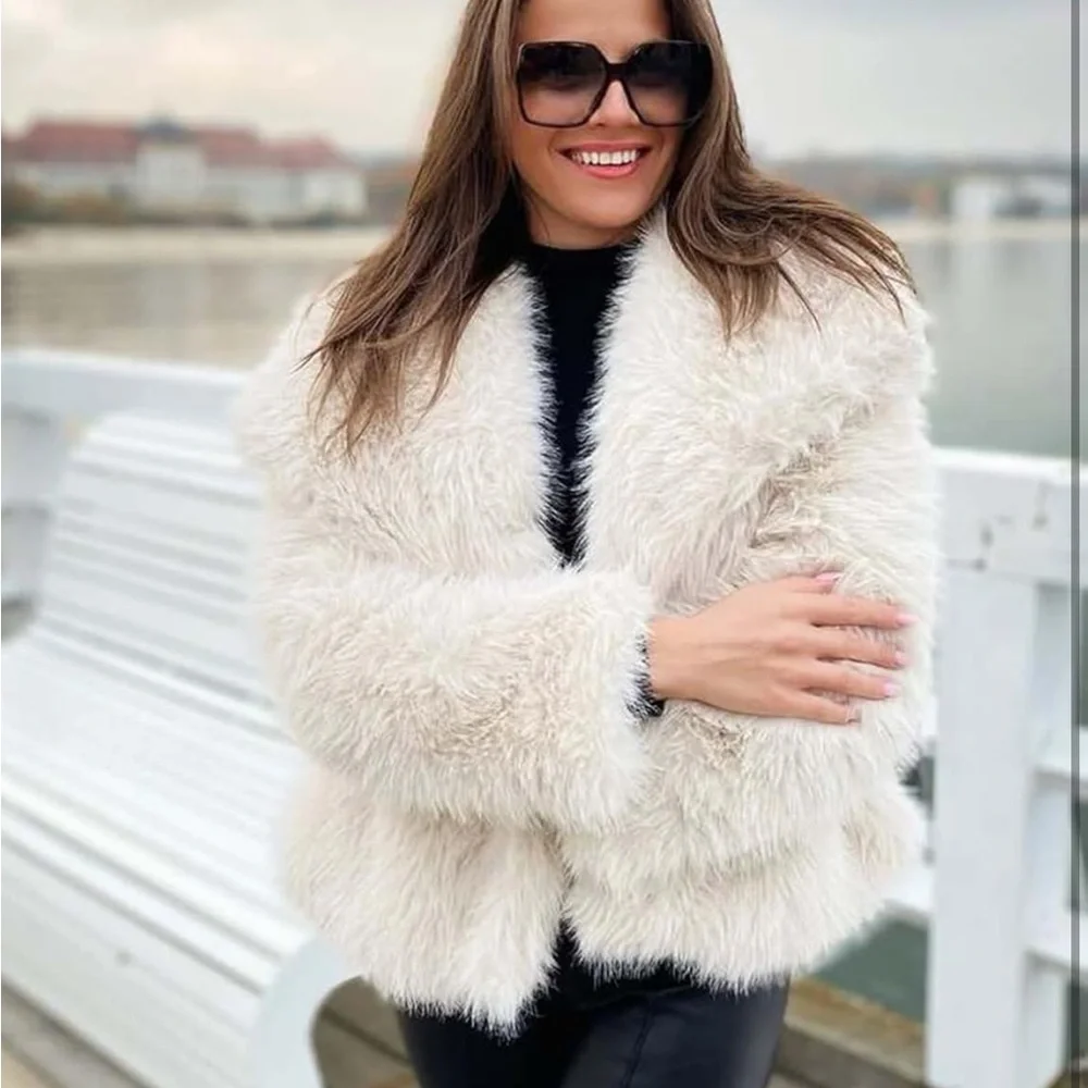 Women's Faux Fur Jacket - Cream women collared coat winter thick jacket - Picture 3 of 4